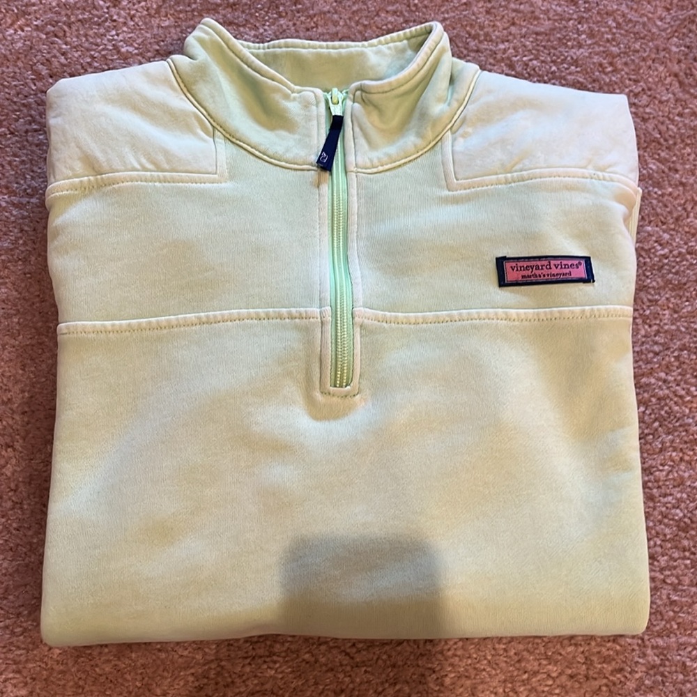 Vineyard Vines 1/4 zip - size medium